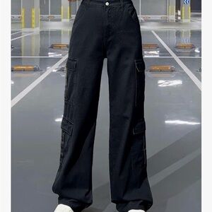 NWT Women’s Black Cargo Jeans